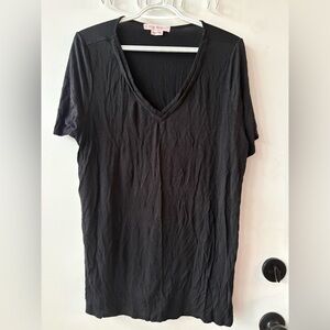 🔥Classic Black V-Neck Women's Top